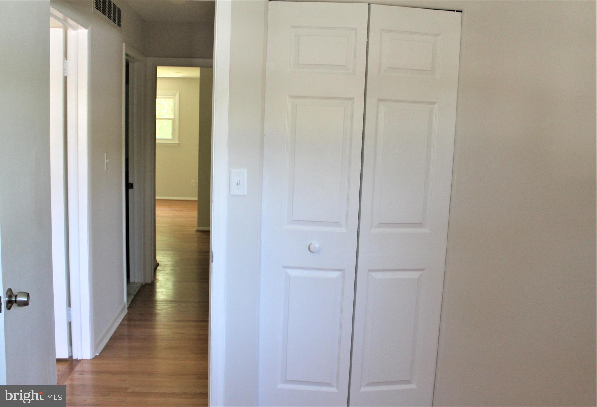 3319 Kenjac Road Baltimore, MD 21244 - Photo 11 of 48