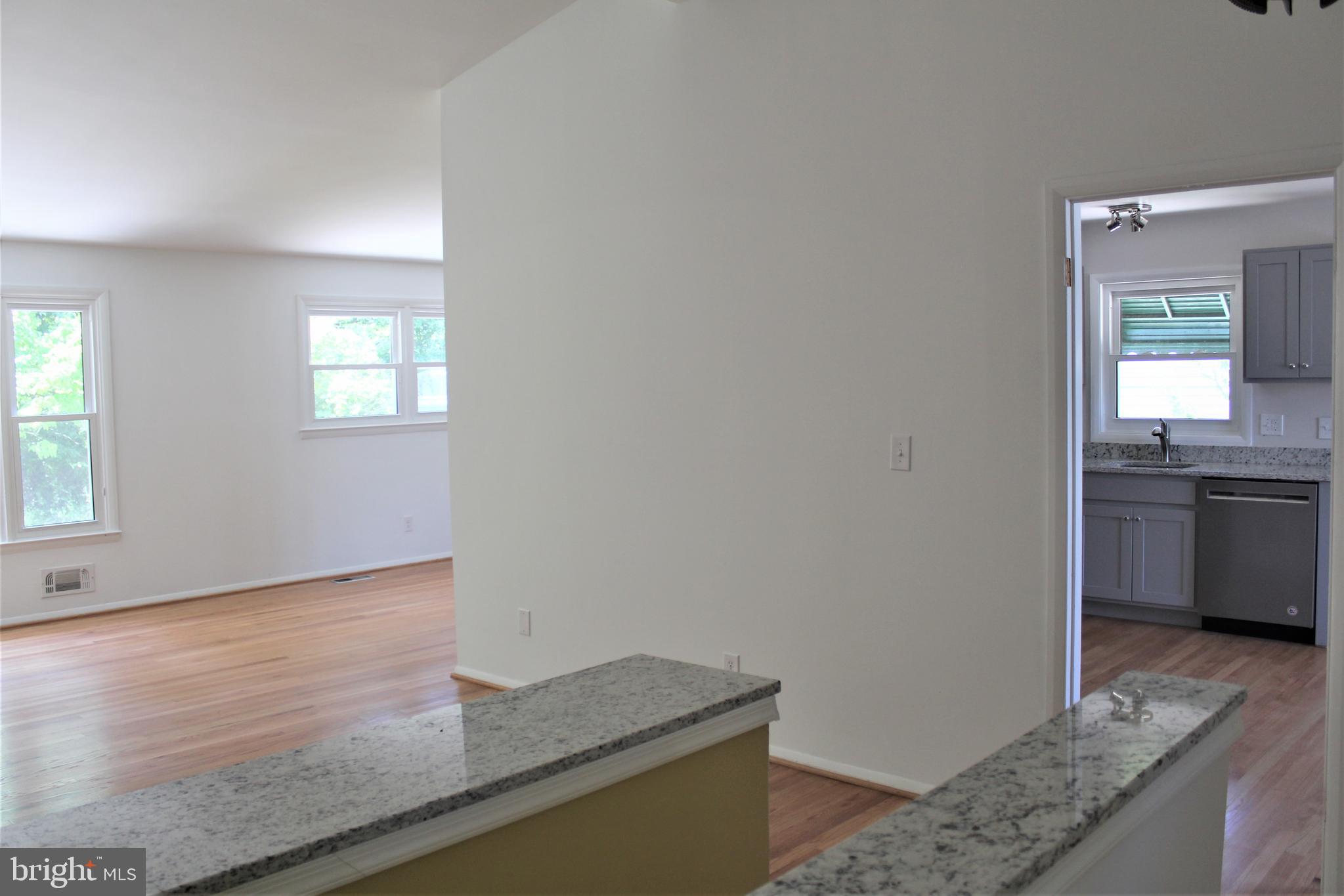 3319 Kenjac Road Baltimore, MD 21244 - Photo 15 of 48