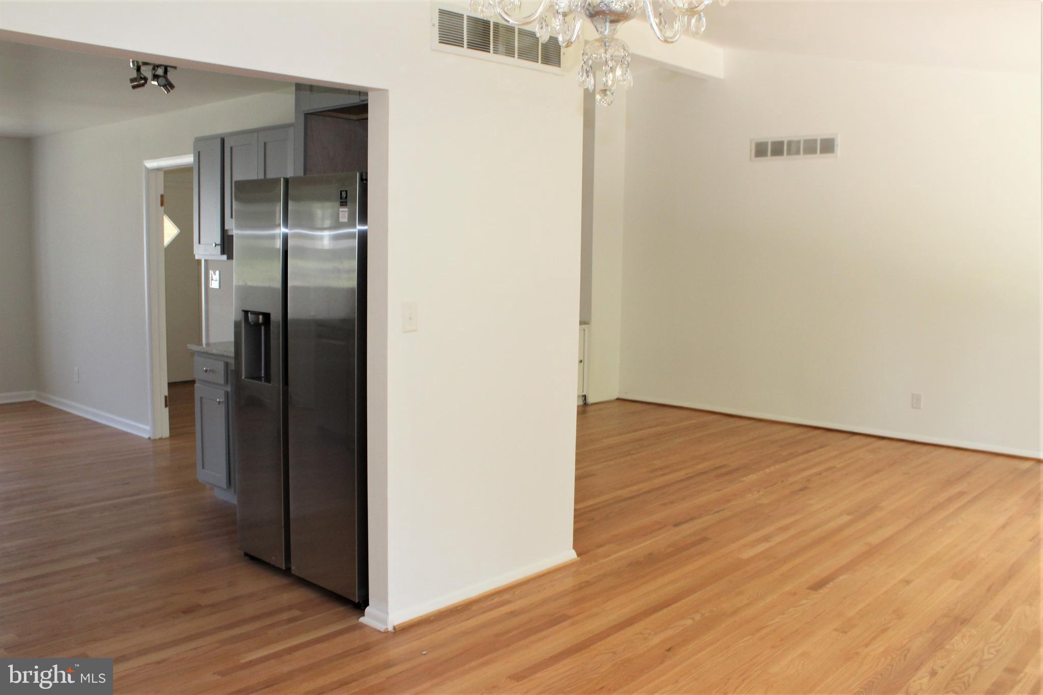 3319 Kenjac Road Baltimore, MD 21244 - Photo 4 of 48