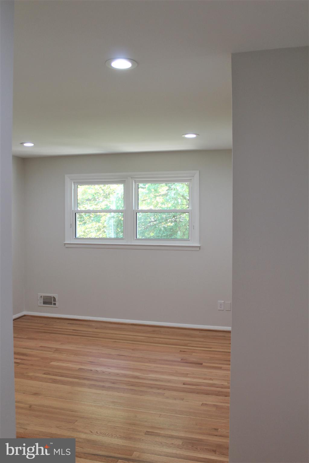 3319 Kenjac Road Baltimore, MD 21244 - Photo 32 of 48