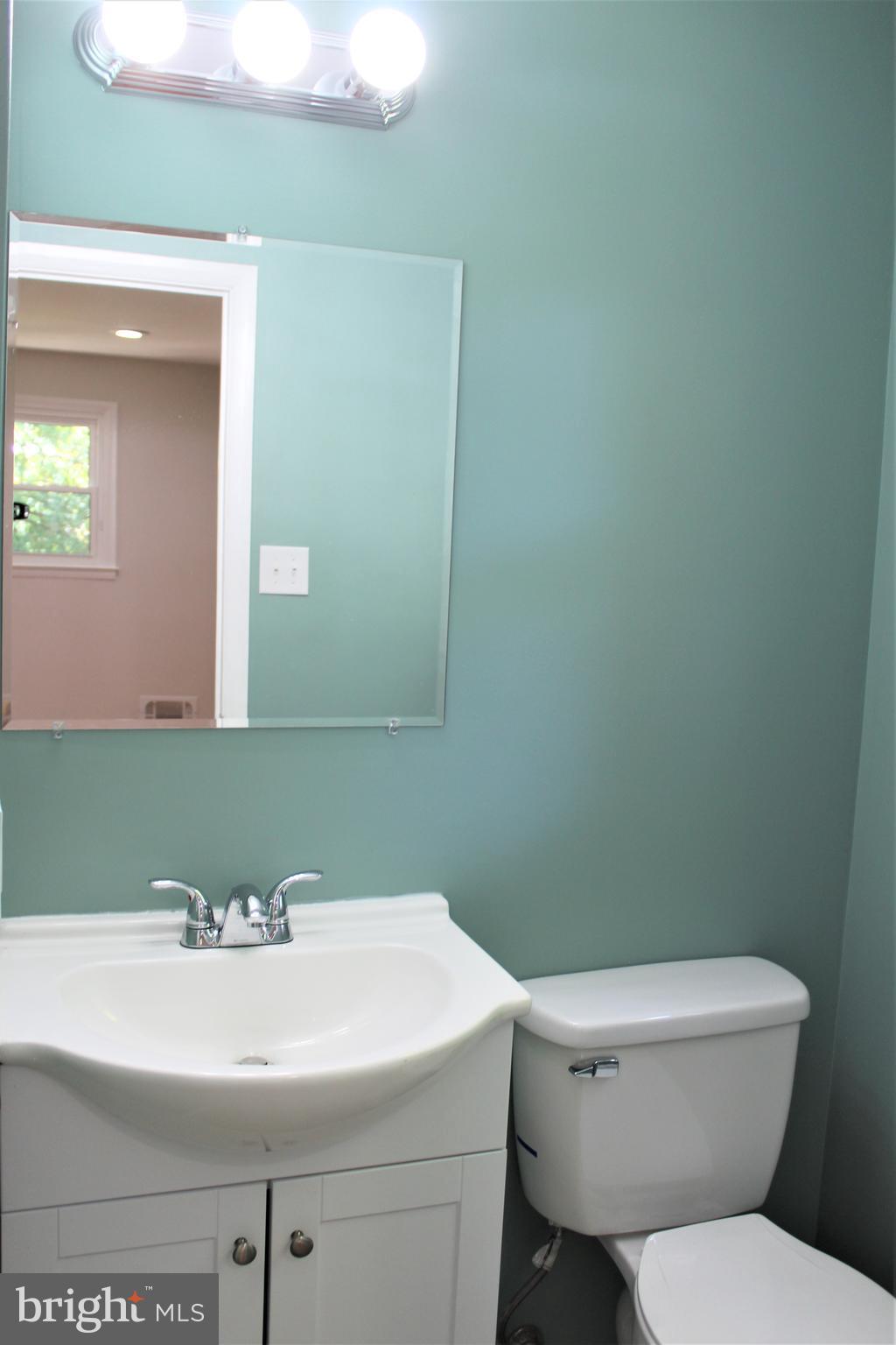 3319 Kenjac Road Baltimore, MD 21244 - Photo 34 of 48
