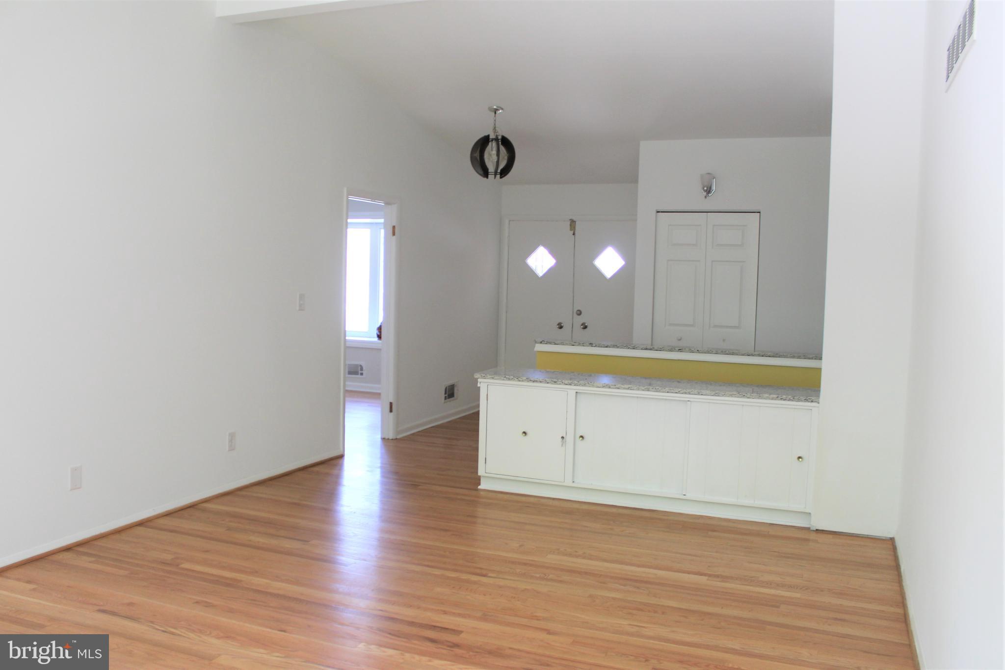 3319 Kenjac Road Baltimore, MD 21244 - Photo 6 of 48