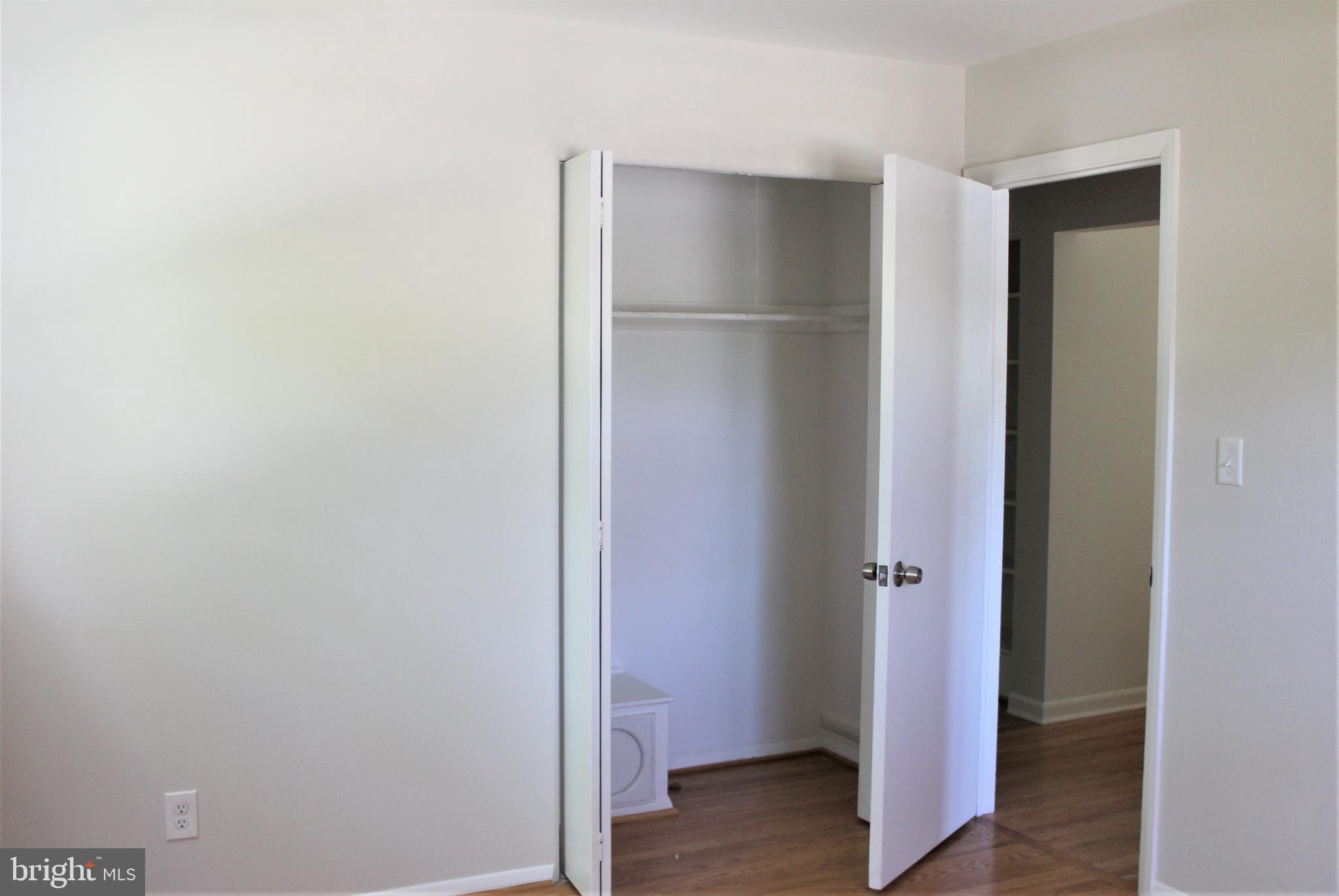 3319 Kenjac Road Baltimore, MD 21244 - Photo 9 of 48