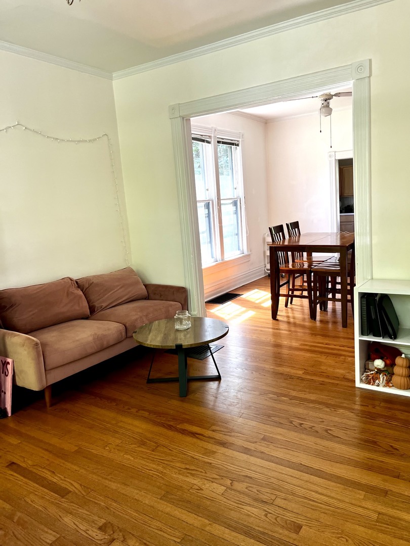 810 Simpson Street Evanston, IL 60201 - Photo 8 of 24