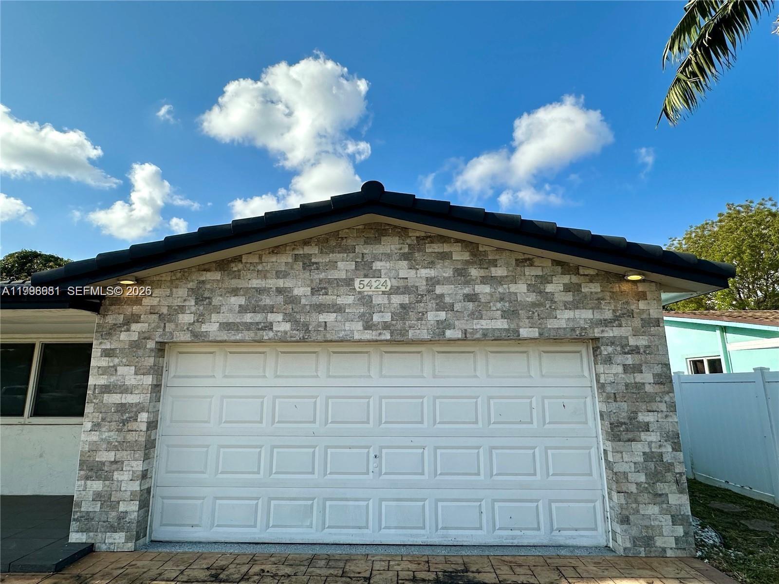 5424 Garfield Street Hollywood, FL 33021 - Photo 4 of 59