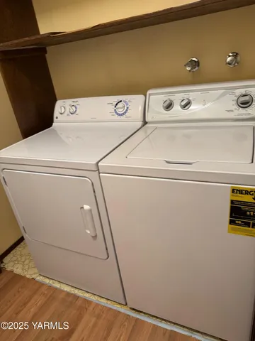 a close up view of washer and dryer