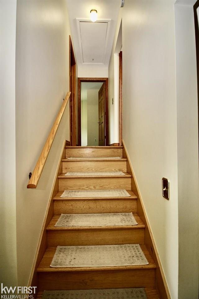 7258 Porter Road Grand Blanc, MI 48439 - Photo 18 of 47 50044313-17.JPG