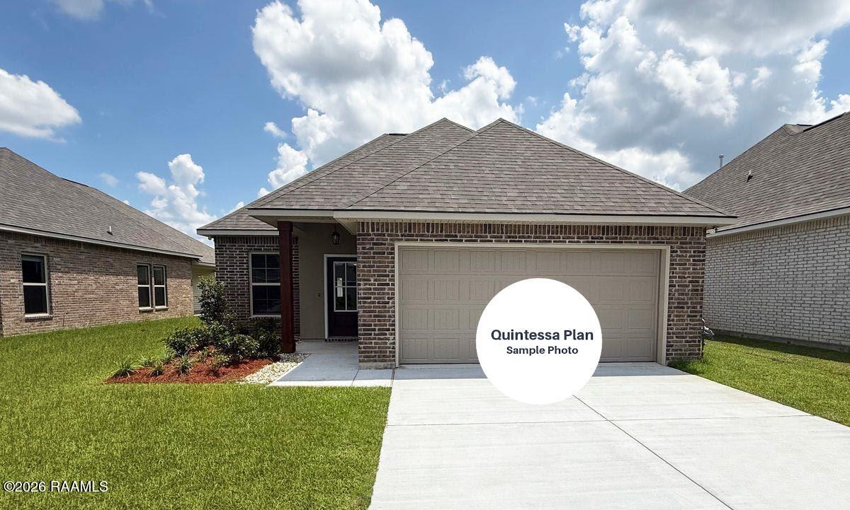 Front Exterior – Quintessa III A