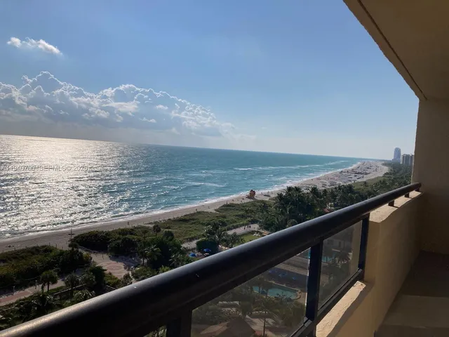 $3,850 | 2555 Collins Avenue, Unit 1407, Miami Beach, FL 33140