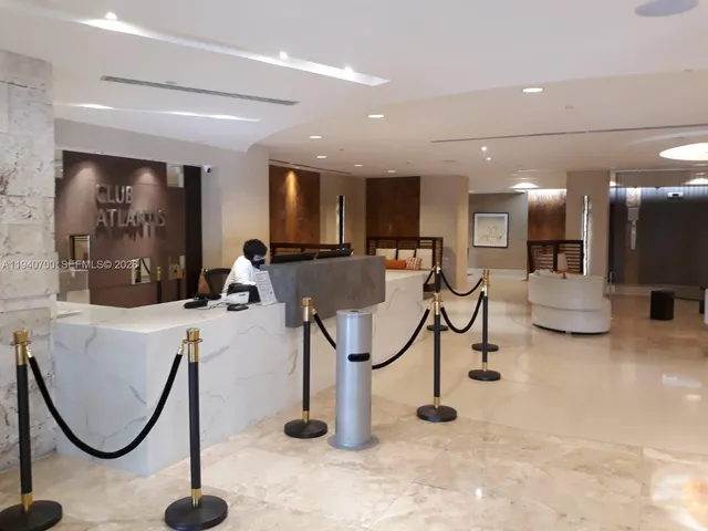 $3,850 | 2555 Collins Avenue, Unit 1407, Miami Beach, FL 33140