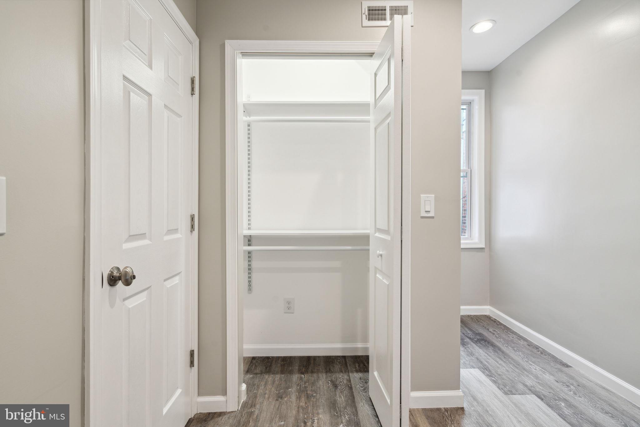 2033 Emily Street Philadelphia, PA 19145 - Photo 26 of 42 a bathroom with a tub