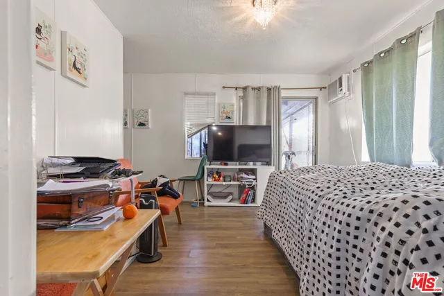 $1,550,000 | 1807 North Van Ness Avenue, Los Angeles, CA 90028