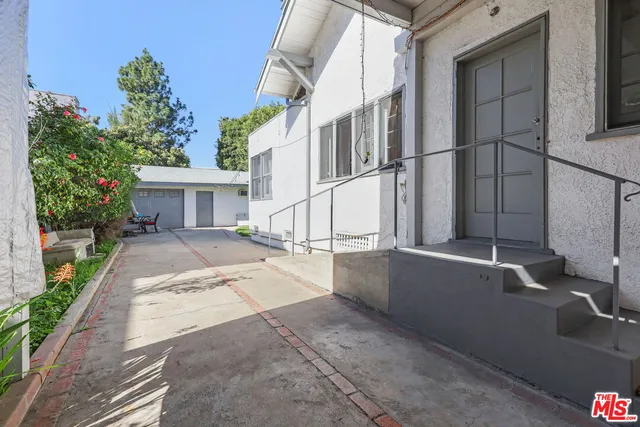 $1,550,000 | 1807 North Van Ness Avenue, Los Angeles, CA 90028
