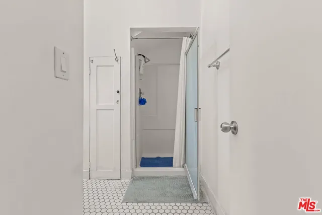 $1,550,000 | 1807 North Van Ness Avenue, Los Angeles, CA 90028