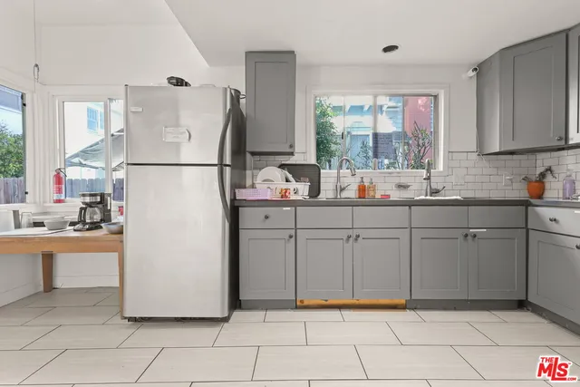 $1,550,000 | 1807 North Van Ness Avenue, Los Angeles, CA 90028