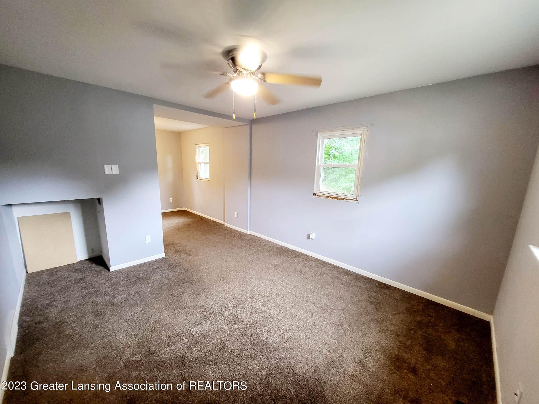 6508 Hilliard Road Lansing, MI 48911 - Photo 9 of 26 received_2543403605808680