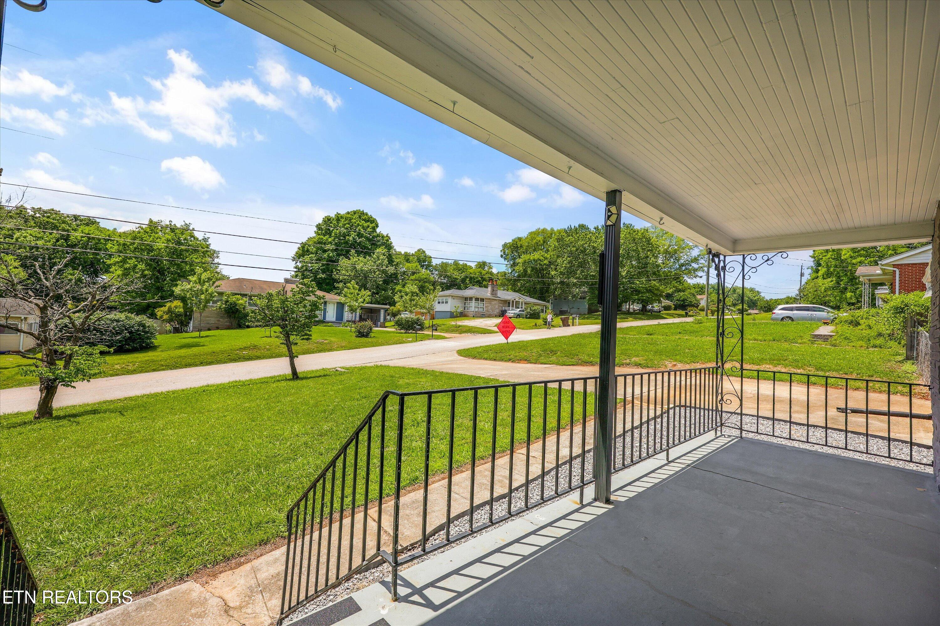 5604 Kentwood Road Knoxville, TN 37912 - Photo 4 of 34 Front Patio