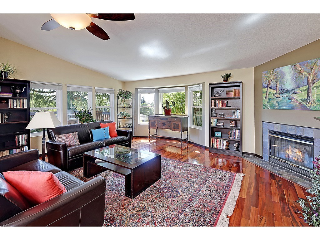 3716 Southwest Austin Street Seattle, WA 98126 - Photo 3 of 21 Gallery Image 3