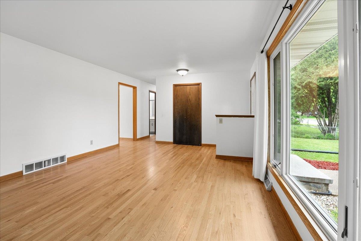 1606 Frisch Road Madison, WI 53711 - Photo 12 of 33