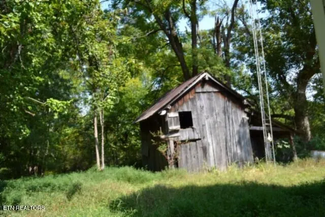 $249,900 | 1046 Livingston Highway, Byrdstown, TN 38549