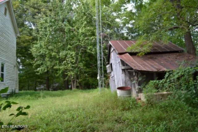 $249,900 | 1046 Livingston Highway, Byrdstown, TN 38549