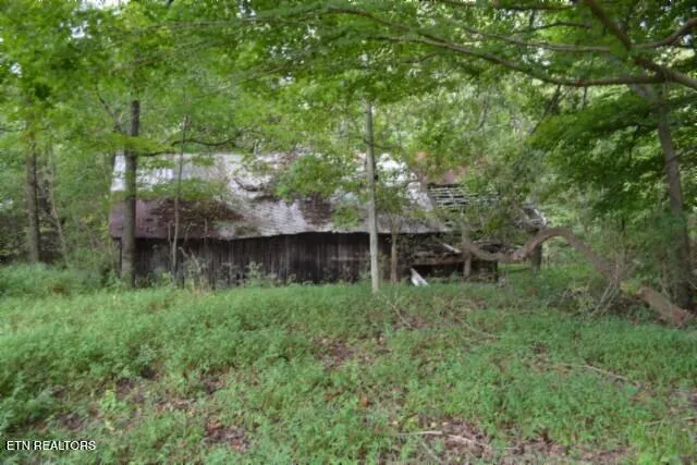 $249,900 | 1046 Livingston Highway, Byrdstown, TN 38549