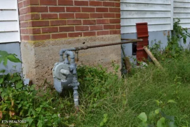 $249,900 | 1046 Livingston Highway, Byrdstown, TN 38549