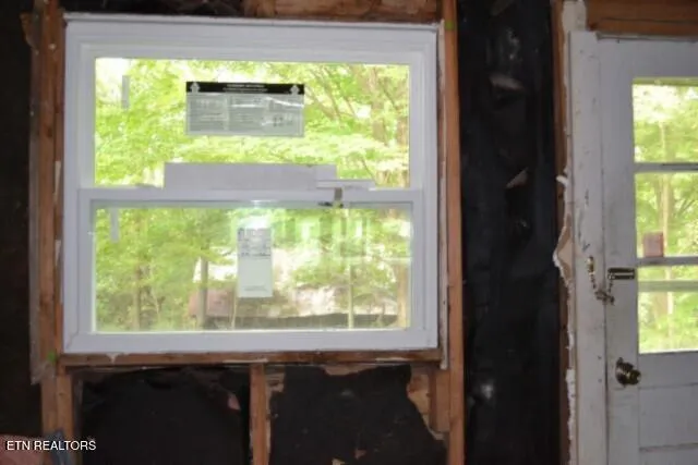 $249,900 | 1046 Livingston Highway, Byrdstown, TN 38549