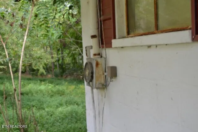 $249,900 | 1046 Livingston Highway, Byrdstown, TN 38549