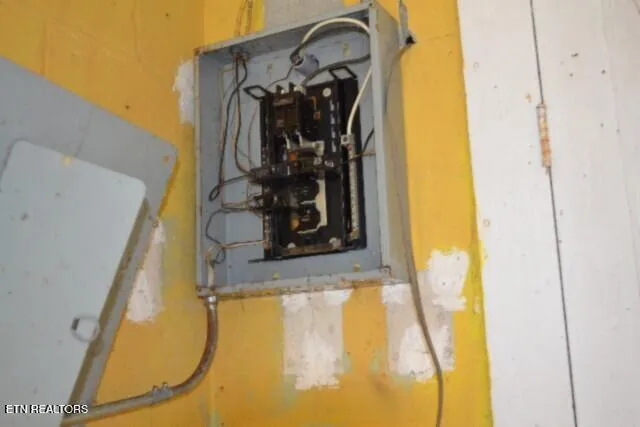 $249,900 | 1046 Livingston Highway, Byrdstown, TN 38549