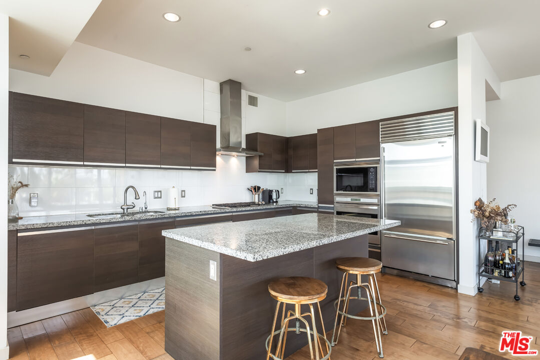 3111 Vía Dolce, Unit 404 Marina del Rey, CA 90292 - Photo 10 of 46