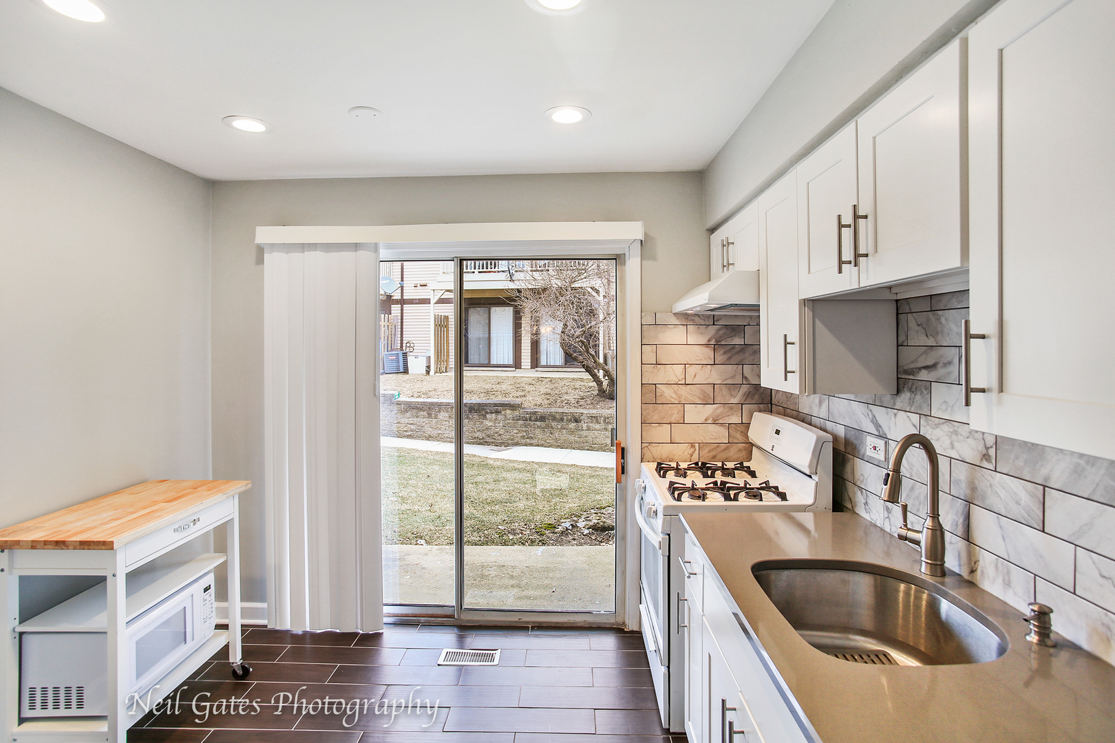 397 Springlake Lane, Unit B Aurora, IL 60504 - Photo 8 of 23