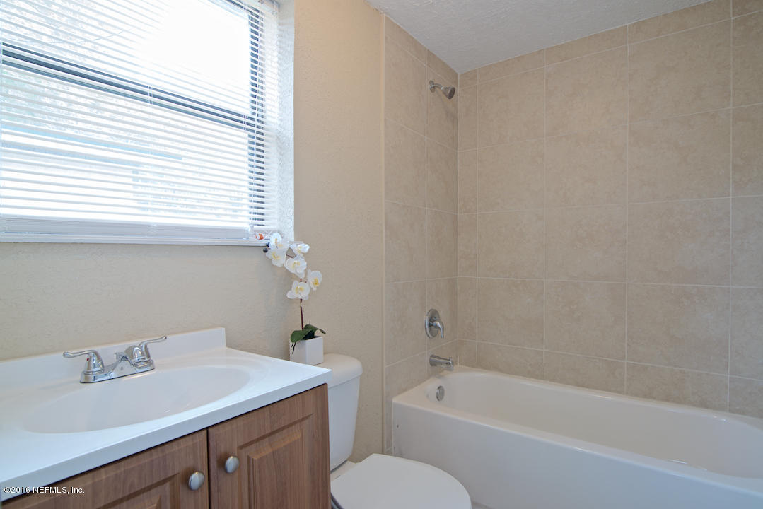 5174 Woodcrest Road Jacksonville, FL 32205 - Photo 6 of 25 DSC_6071
