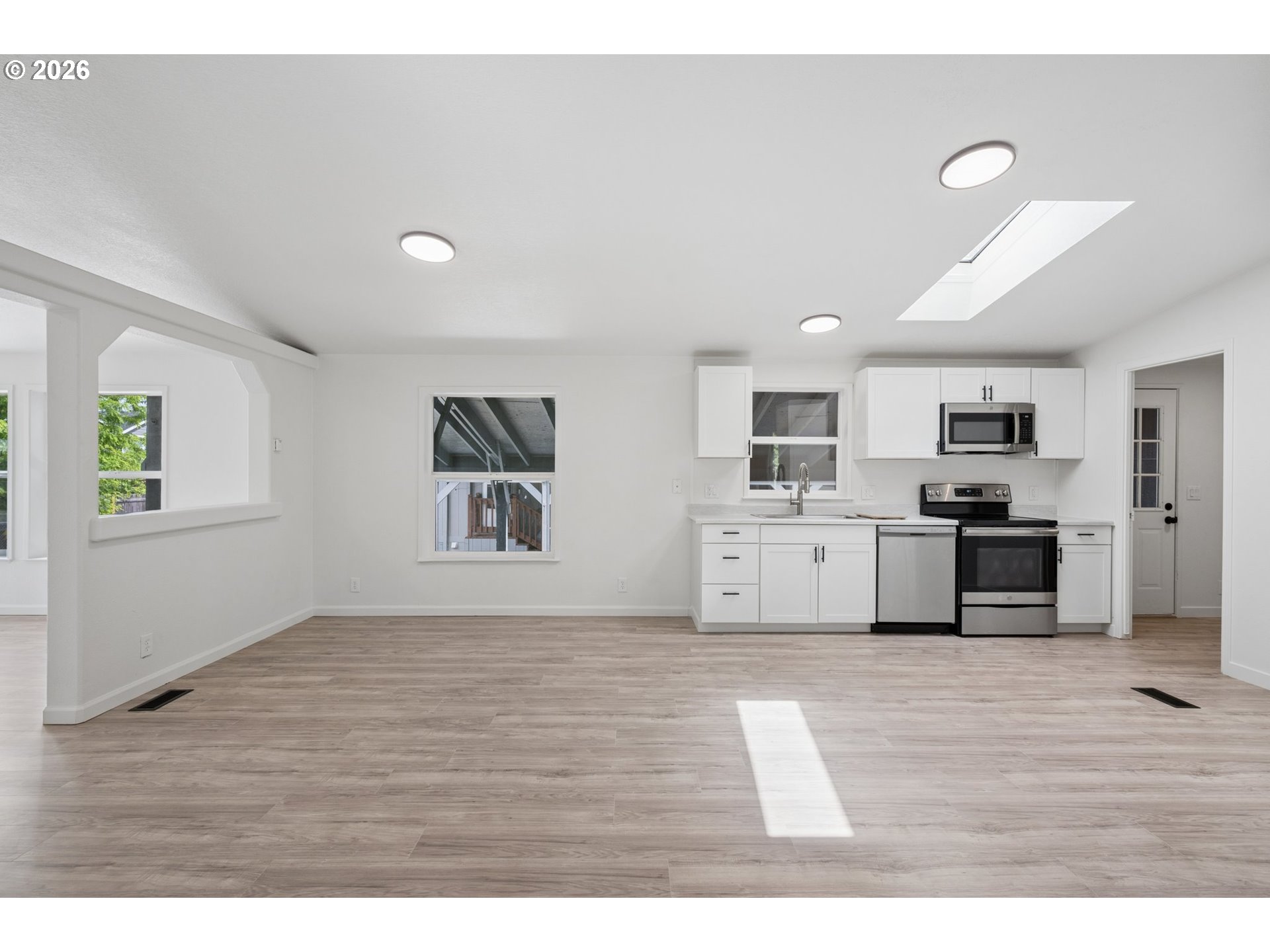 12420 Southeast Bush Street, Unit 1 Portland, OR 97236 - Photo 9 of 33