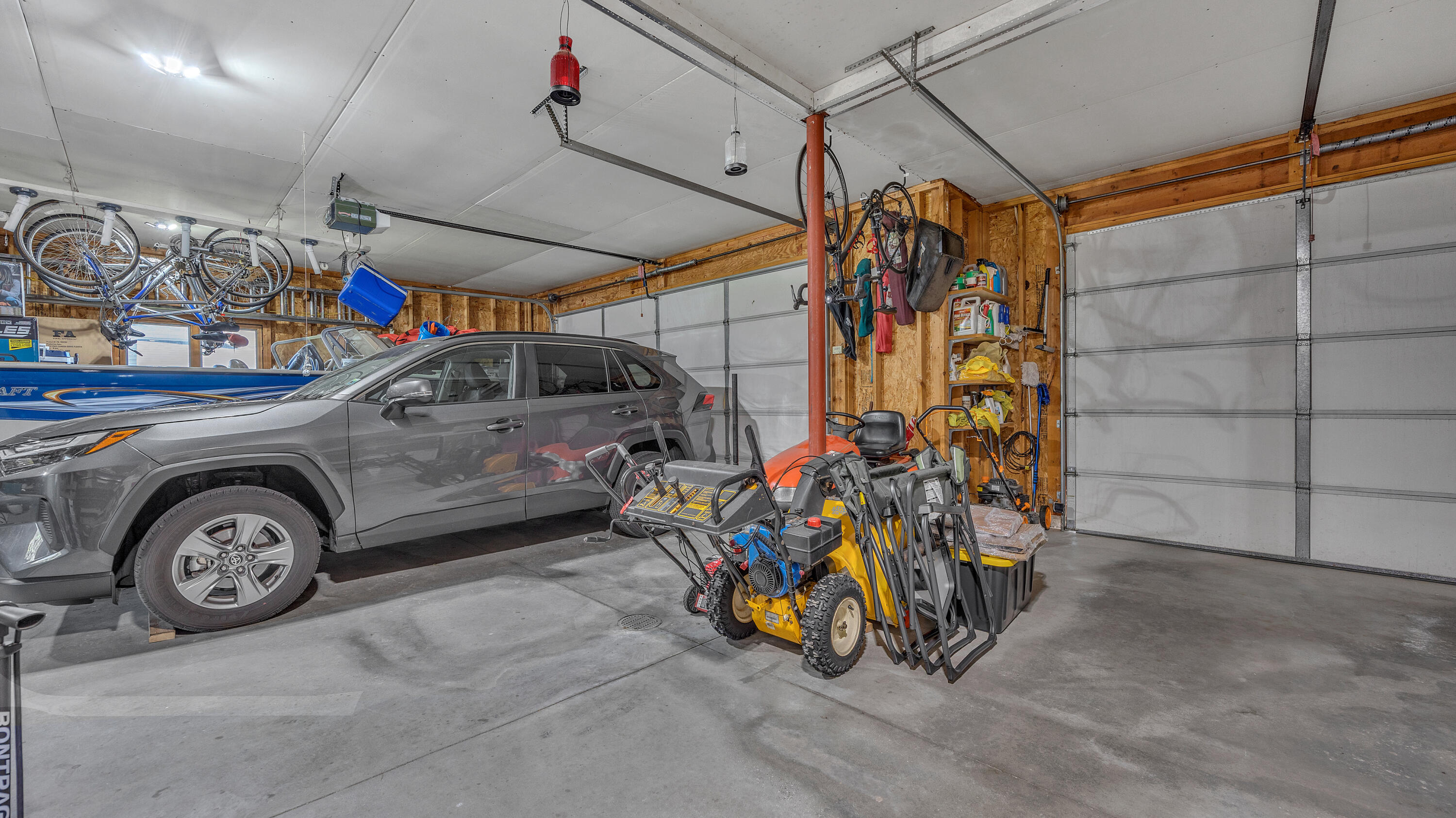 5118 Moenning Road Sheboygan, WI 53081 - Photo 27 of 42 Garage