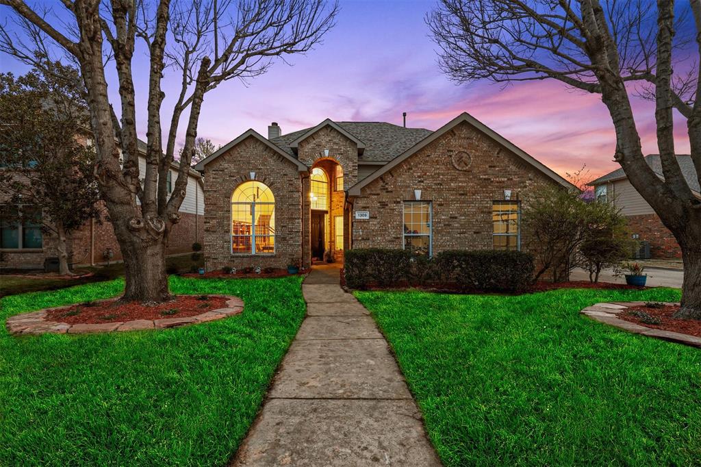 1309 Glen Hollow Lane, Flower Mound, TX 75028 Compass