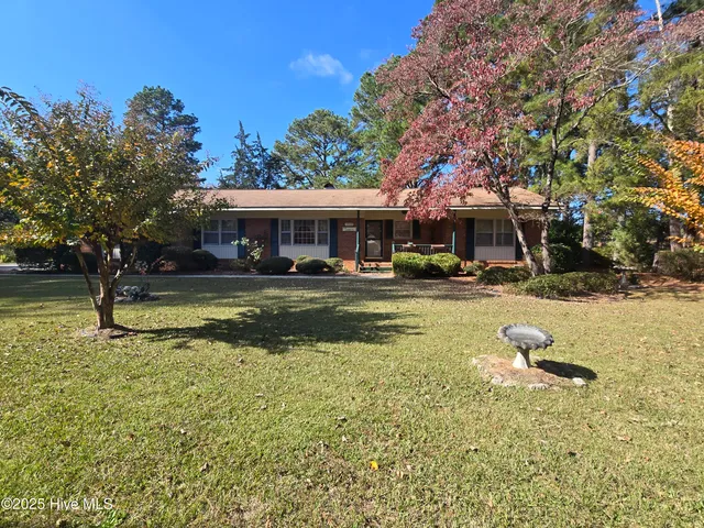 $230,000 | 1703 Lake Drive, Laurinburg, NC 28352