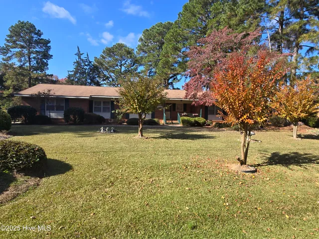$230,000 | 1703 Lake Drive, Laurinburg, NC 28352