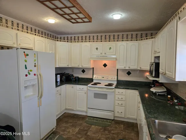 $230,000 | 1703 Lake Drive, Laurinburg, NC 28352