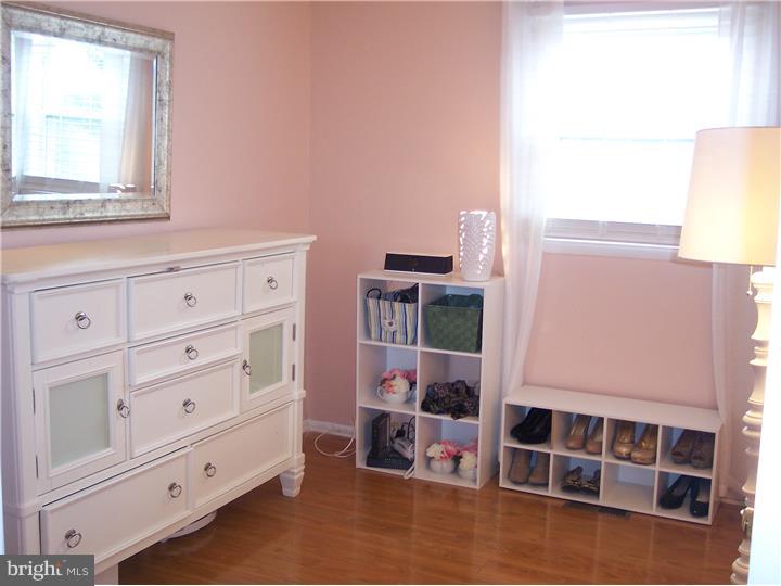 11937 Farwell Road Philadelphia, PA 19154 - Photo 14 of 24 Gallery Image 14