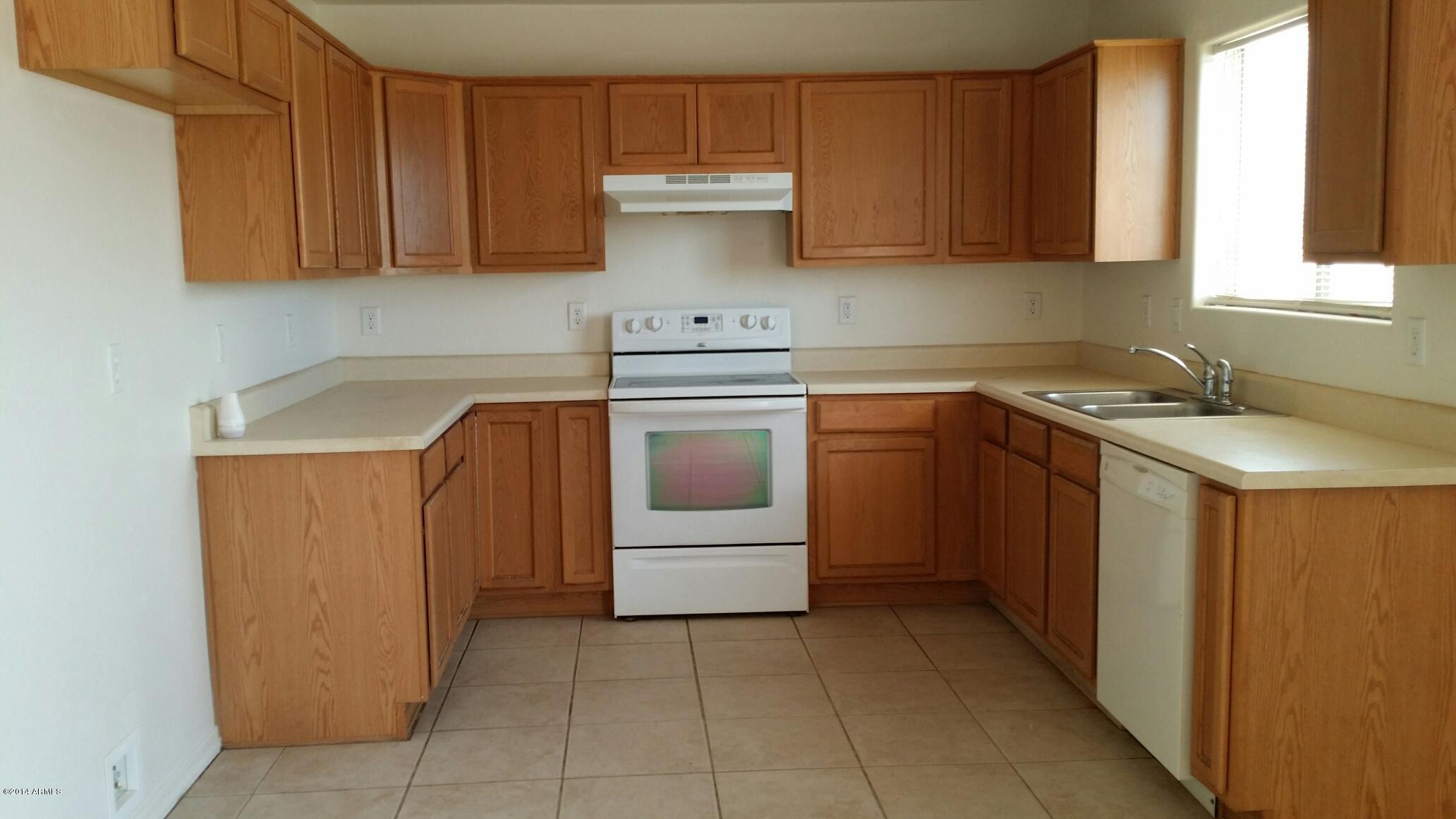 3477 East Batten Road Eloy, AZ 85131 - Photo 3 of 18 Kitchen