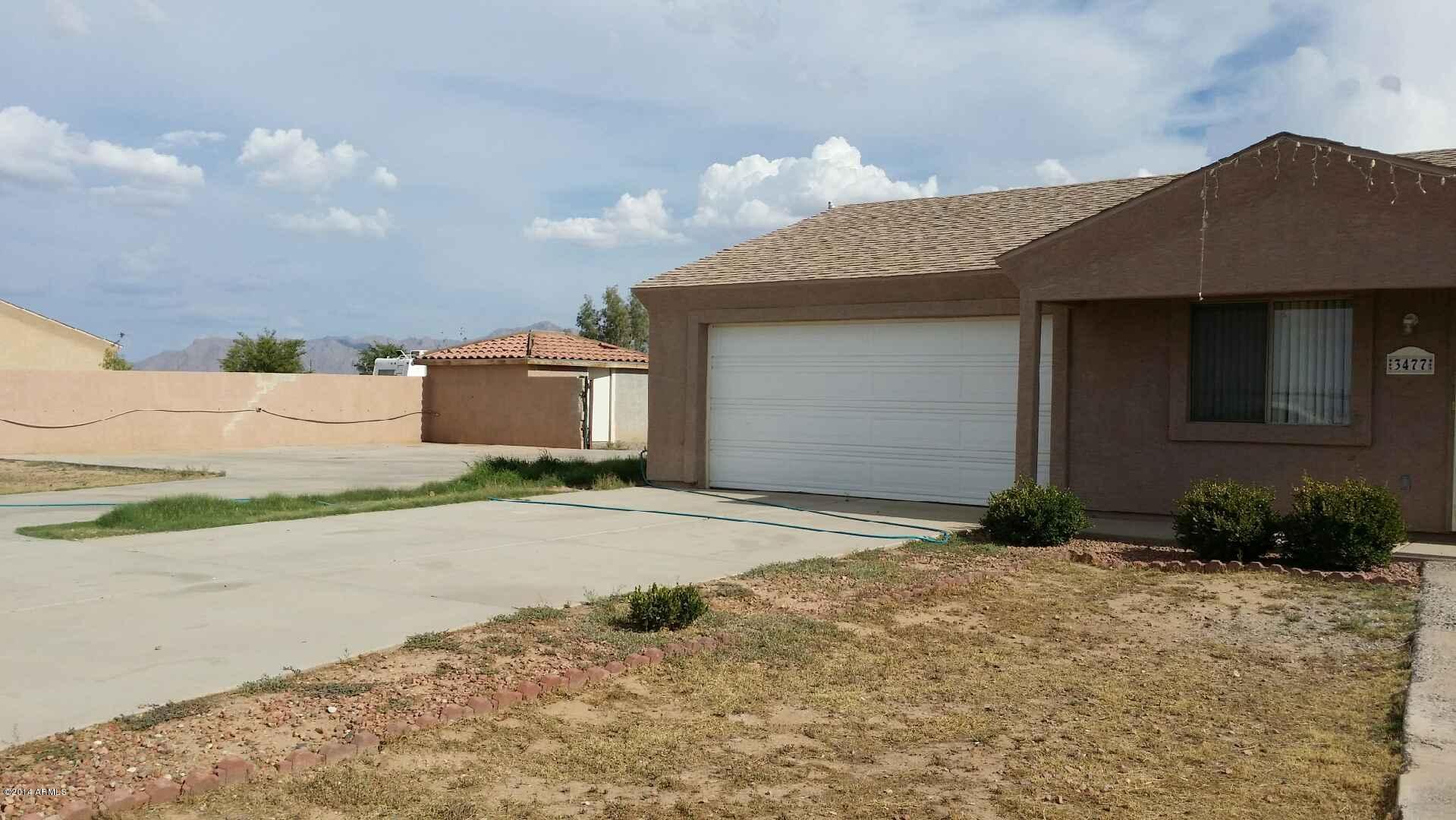 3477 East Batten Road Eloy, AZ 85131 - Photo 7 of 18 Front yard showing parking spaces