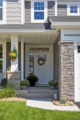 $895,000 | 6426 Agate Trail, Inver Grove Heights, MN 55077