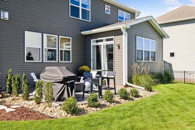 $895,000 | 6426 Agate Trail, Inver Grove Heights, MN 55077