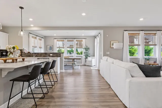 $895,000 | 6426 Agate Trail, Inver Grove Heights, MN 55077