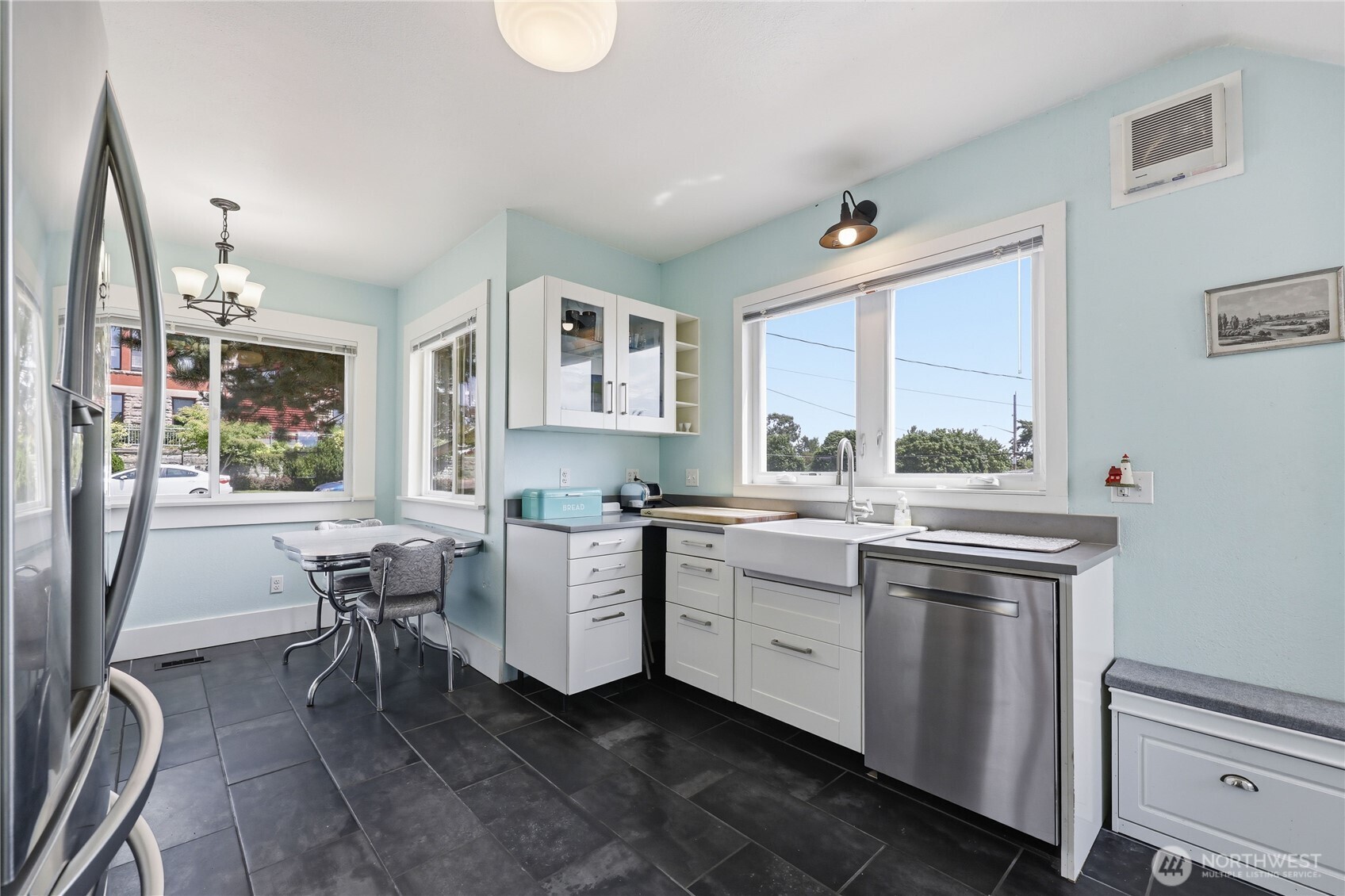 425 Walker Street Port Townsend, WA 98368 - Photo 12 of 40