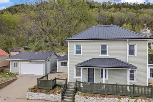 $262,000 | 476 South Main Street, Fountain City, WI 54629
