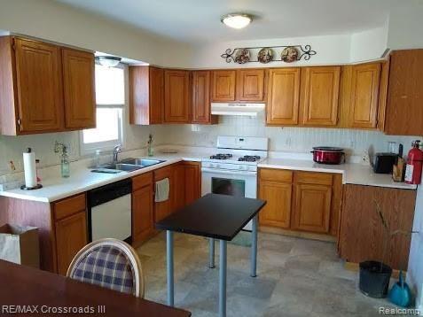 43544 Crowley Road Belleville, MI 48111 - Photo 2 of 3 Crowley Kitchen.jpg