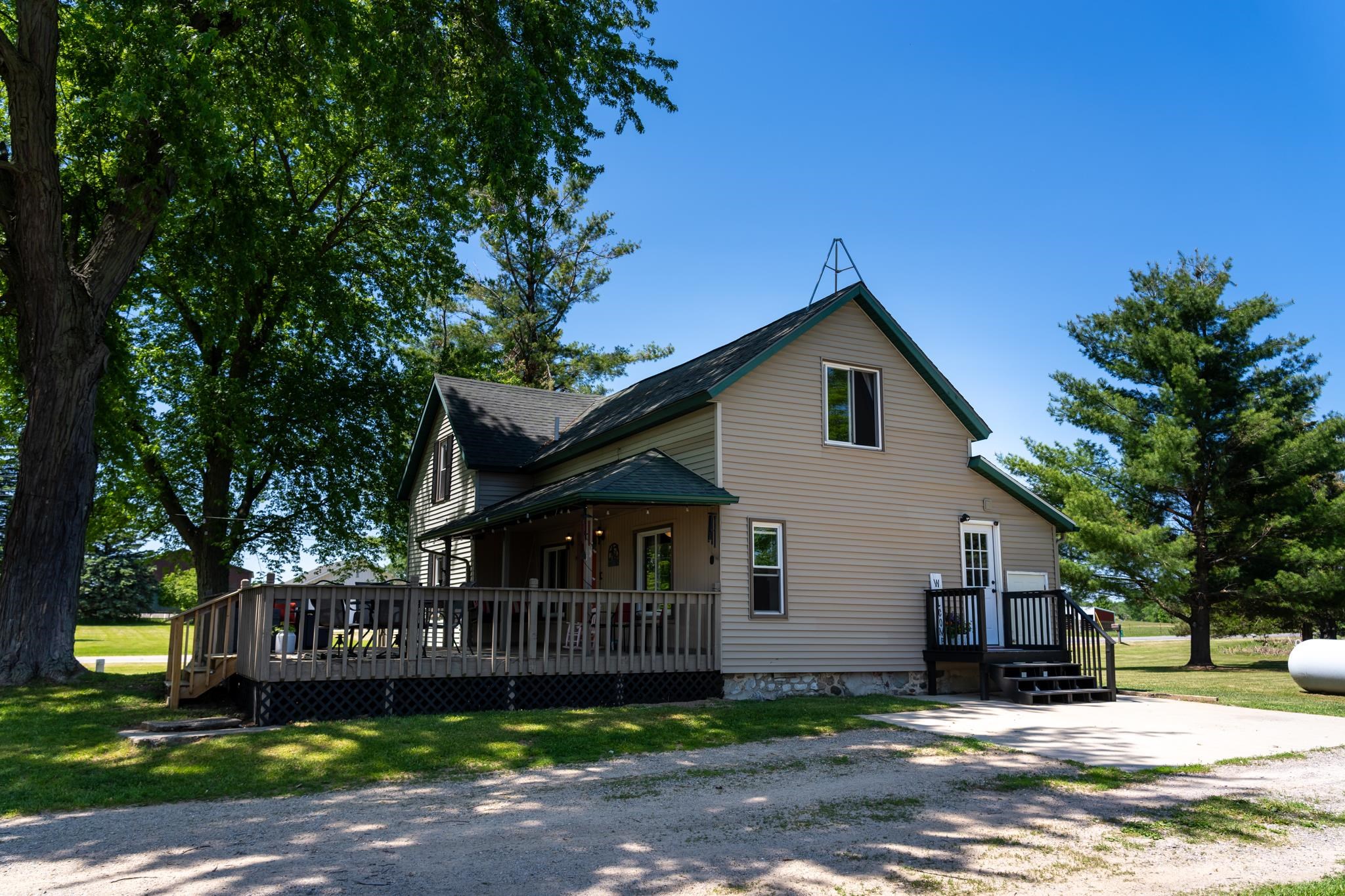8810 North Vandecar Road Farwell, MI 48622 - Photo 3 of 40