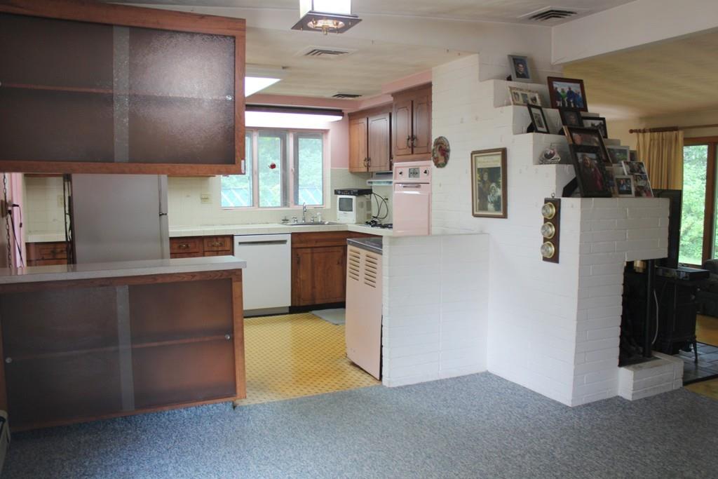 32 Swanson Road Framingham, MA 01701 - Photo 4 of 35